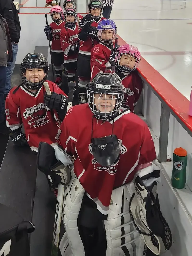 female-hockey-burnaby